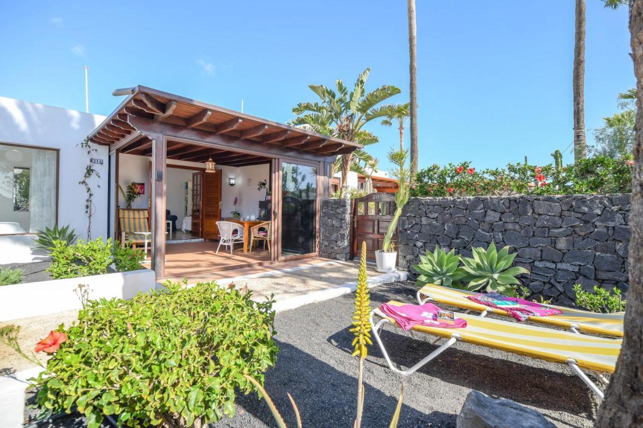 Bungalow Playa Bastian กอสตา เตกีสเซ ภายนอก รูปภาพ
